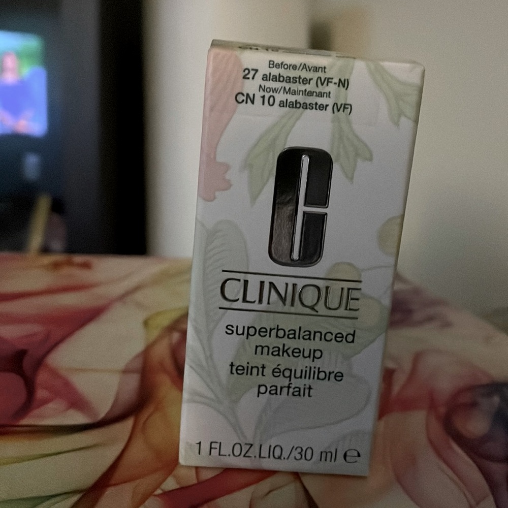 Clinique superbalanced makeup